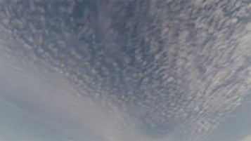 Video footage of time lapse clear sky with cirrus [4K]
