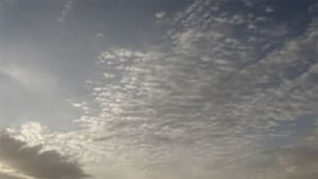 Video footage of time lapse dawn sky with stratocumulus [4K]
