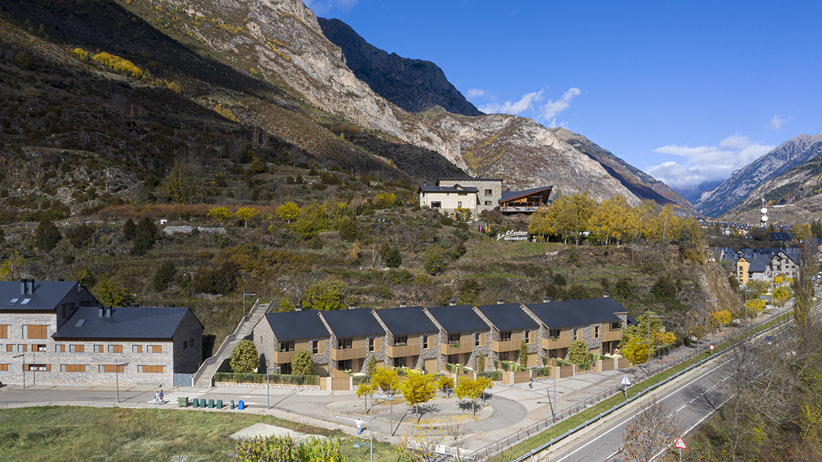Aerial render view of a exterior detached mountain houses in Benasque by GAYARRE infografia